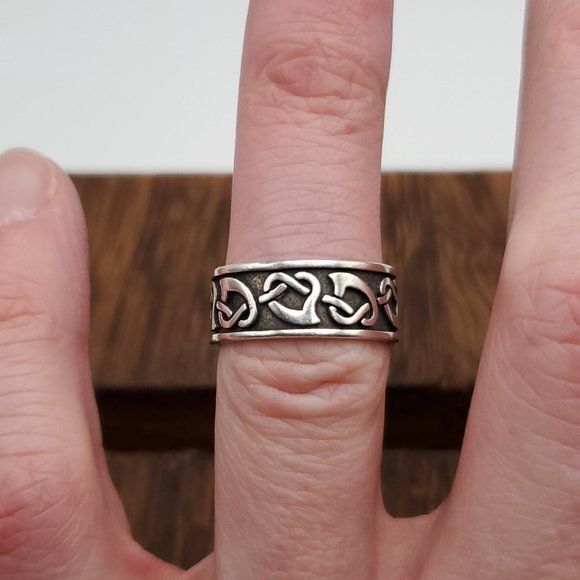 Size 6 925 Sterling Silver Woven Celtic Style Hearts Ring - Picture 2 of 8